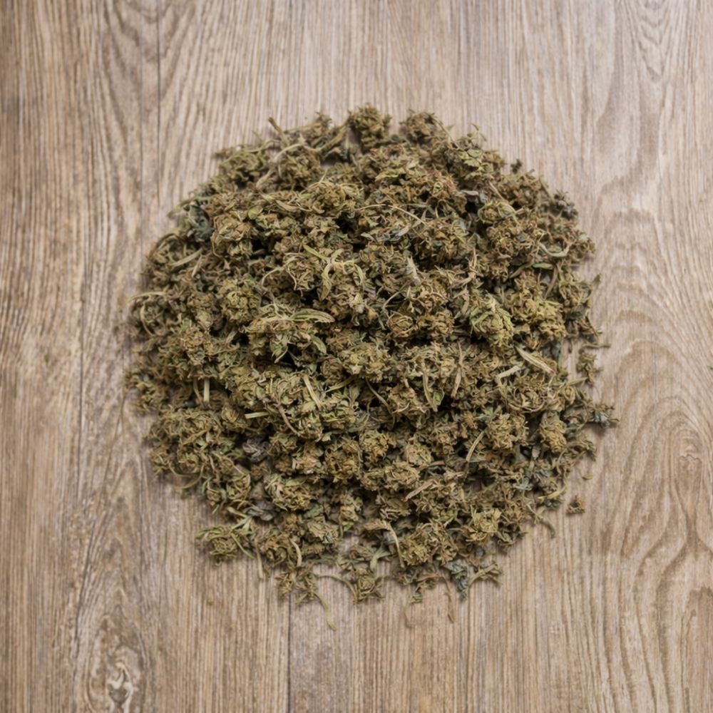 Fleurs CBD 100g Hawaiian en photo produit. Bourgeons séchés et homogènes cultivés à partir de chanvre légal en Europe.